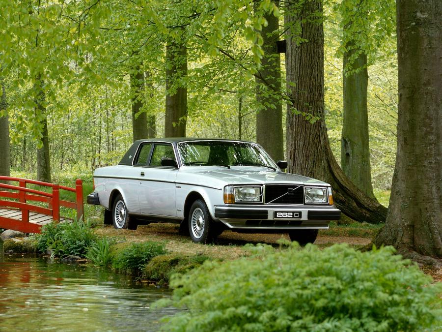  Volvo 262 C 1977 года  (фото 11 из 13)
